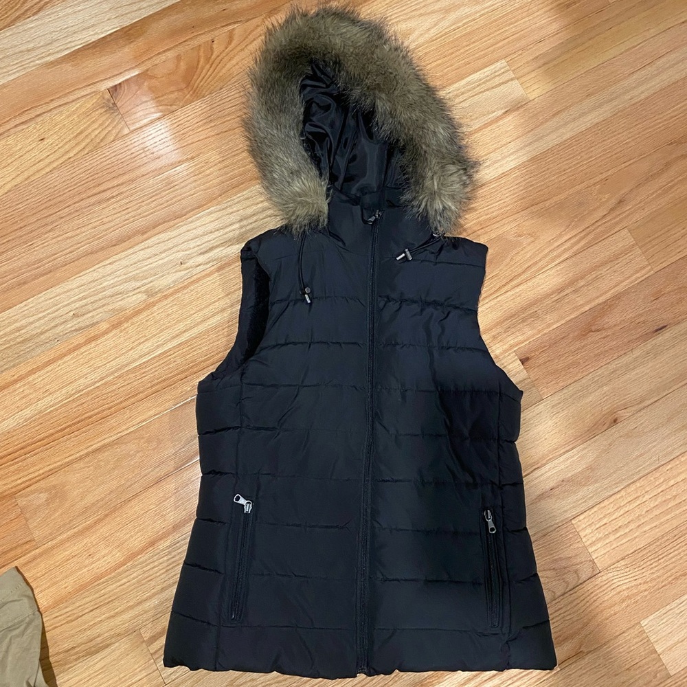 Banana Republic black puffer vest with removal faux fur trim hood